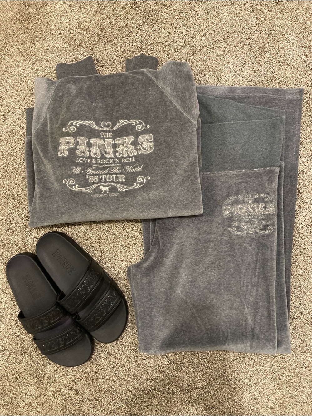 ✨PINK Victoria's Secret -Grey Sweatsuit & Slides✨